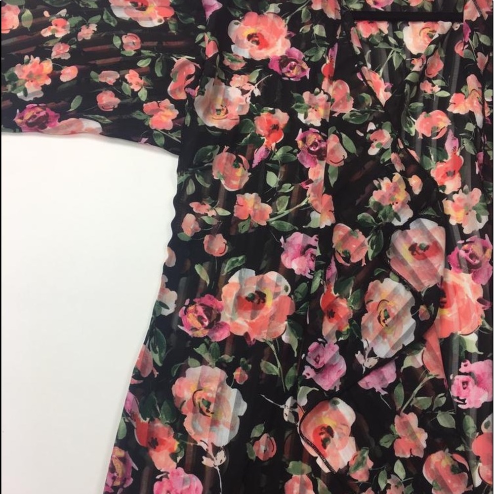 BNWT floral Medium Lularoe Shirley